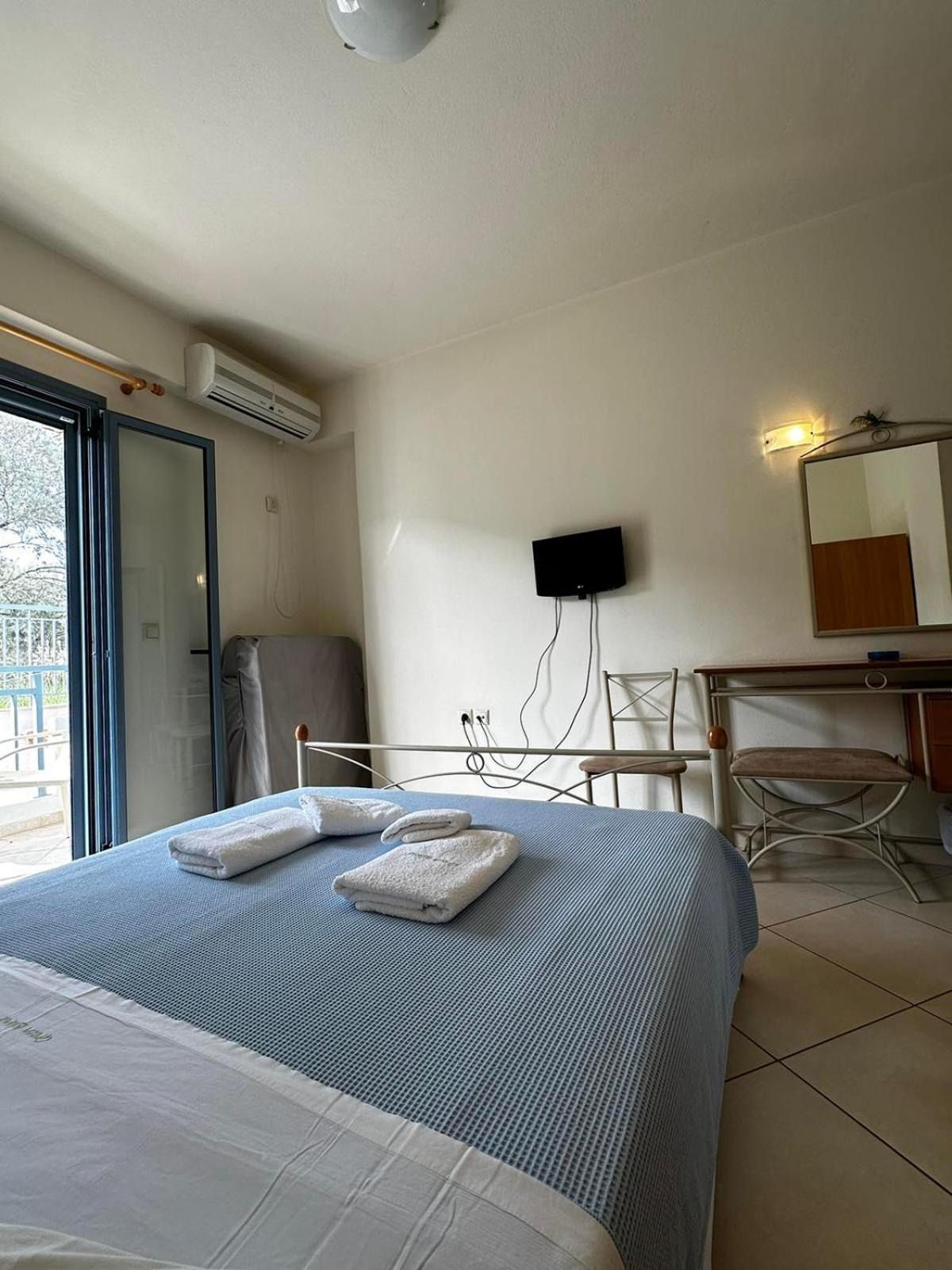Green Island Studios Skala  Room photo